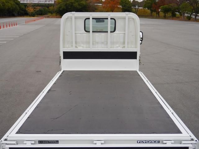 Toyota TOYOACE 2017-09 27596-4