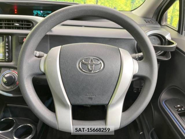 Toyota AQUA 2013-06 251768-11