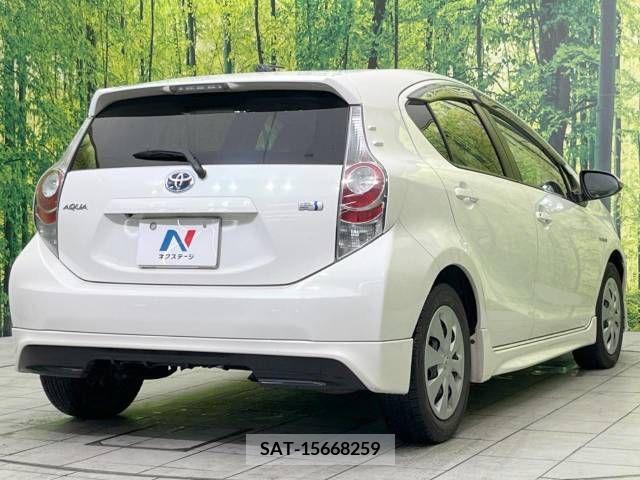 Toyota AQUA 2013-06 251768-17