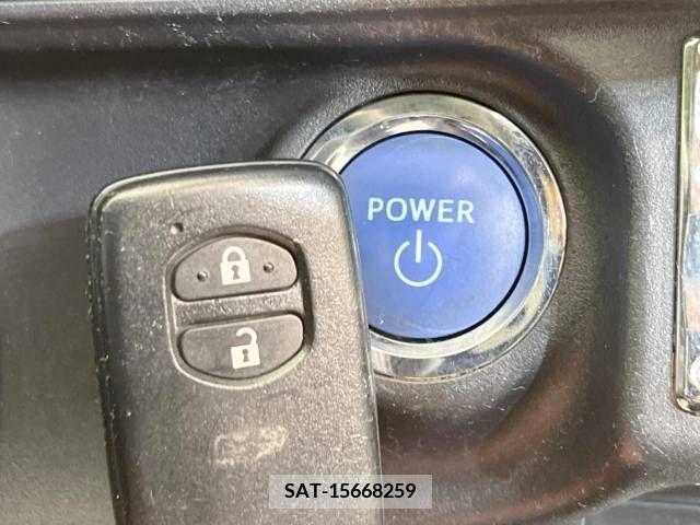 Toyota AQUA 2013-06 251768-6