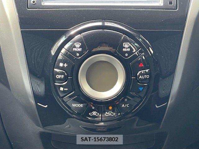 Nissan NOTE 2013-06 235704-11