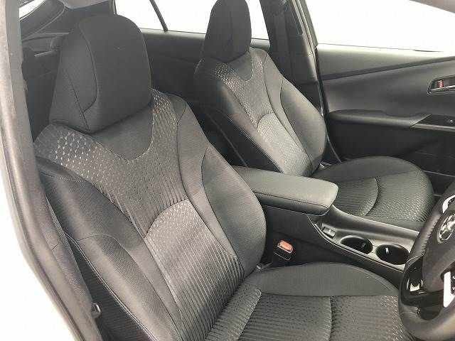 Toyota PRIUS 2017-06 17379-9