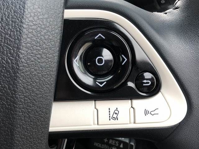 Toyota PRIUS 2017-06 17379-5
