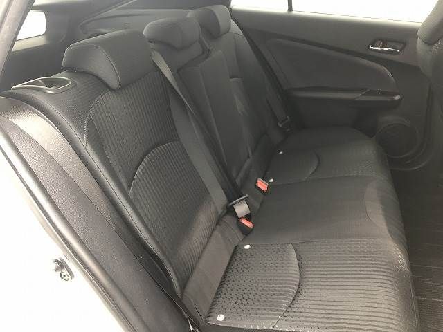 Toyota PRIUS 2017-06 17379-10