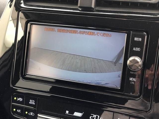 Toyota PRIUS 2017-06 17379-2