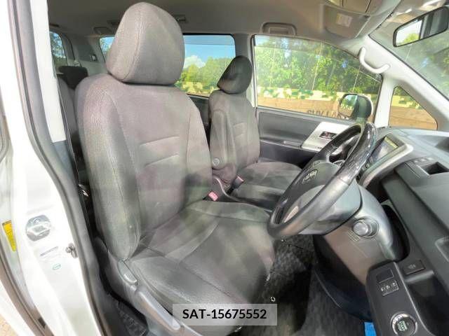 Toyota NOAH 2013-09 321355-8