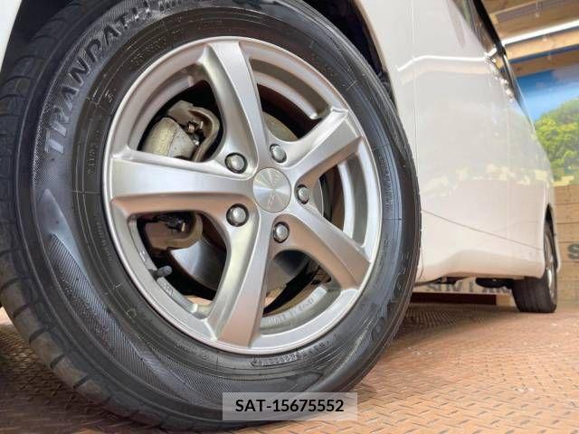 Toyota NOAH 2013-09 321355-14