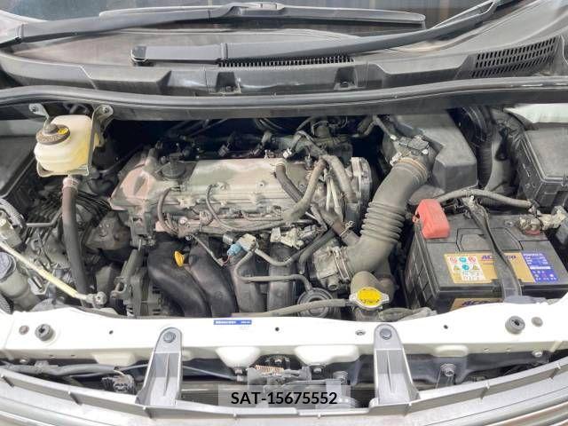 Toyota NOAH 2013-09 321355-19