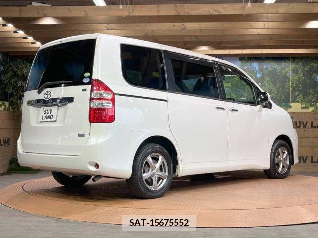 Toyota NOAH 2013-09 321355-18