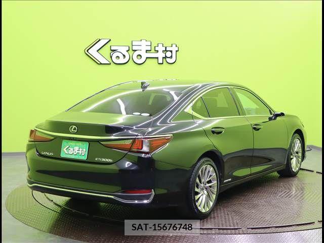Lexus ES 2019-09 275206-1