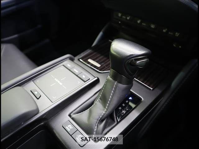 Lexus ES 2019-09 275206-14