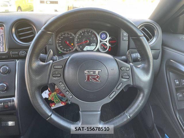 Nissan GT-R 2015-07 242655-6