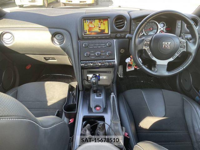 Nissan GT-R 2015-07 242655-1