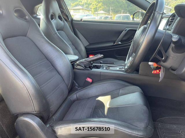 Nissan GT-R 2015-07 242655-8