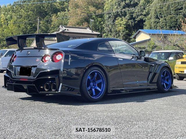 Nissan GT-R 2015-07 242655-2