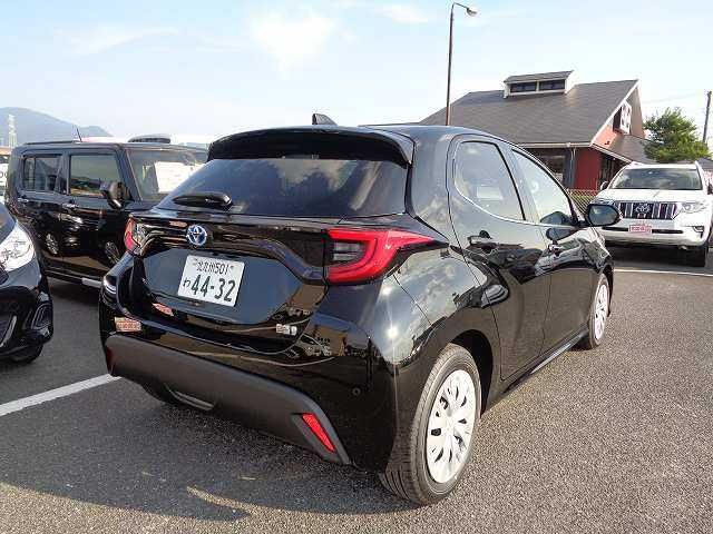 Toyota YARIS 2022-08 8251-2