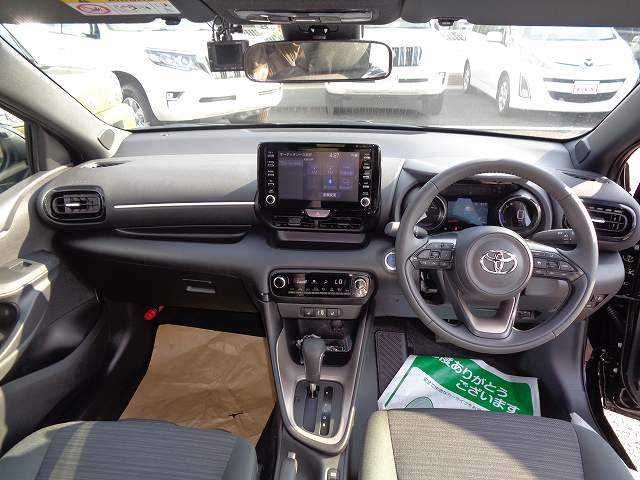 Toyota YARIS 2022-08 8251-1