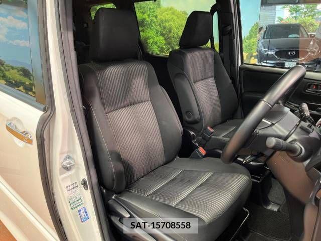 Toyota VOXY 2019-07 379404-10