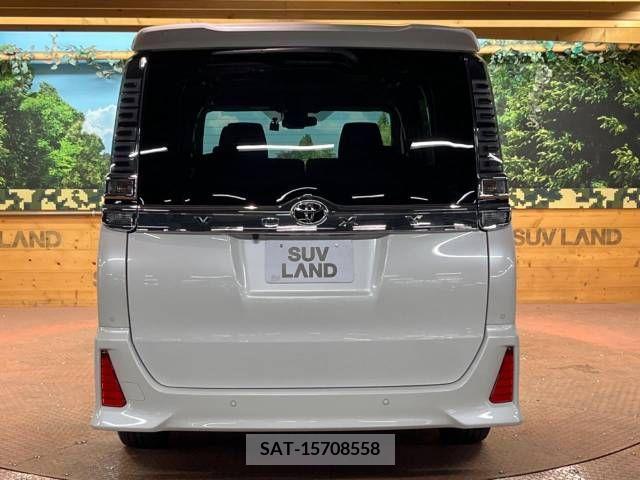 Toyota VOXY 2019-07 379404-17