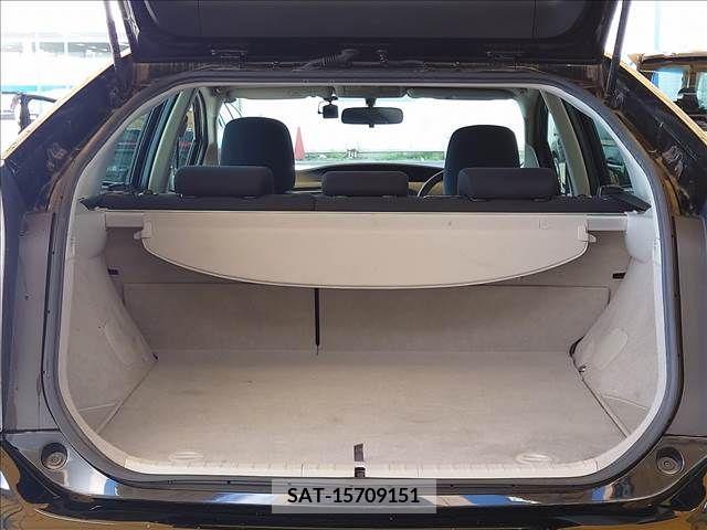 Toyota PRIUS 2015-07 281765-19