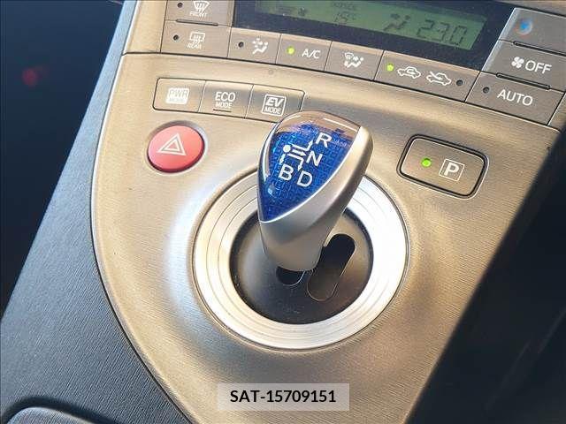 Toyota PRIUS 2015-07 281765-11