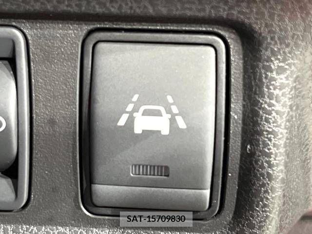 Nissan NOTE 2017-09 365429-7