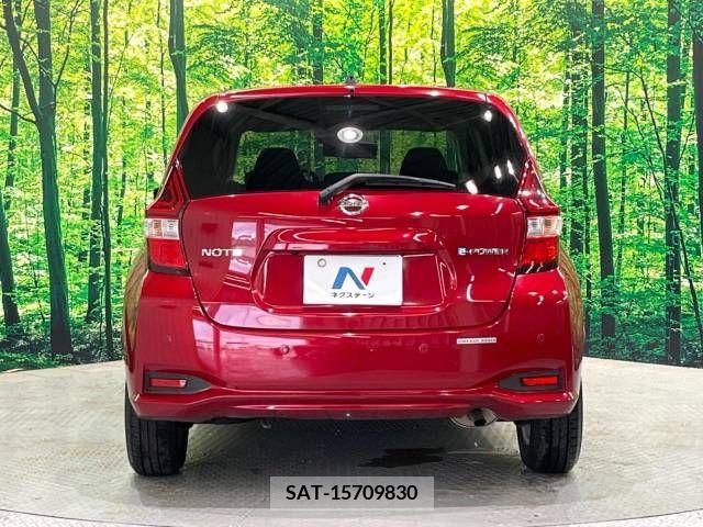 Nissan NOTE 2017-09 365429-15
