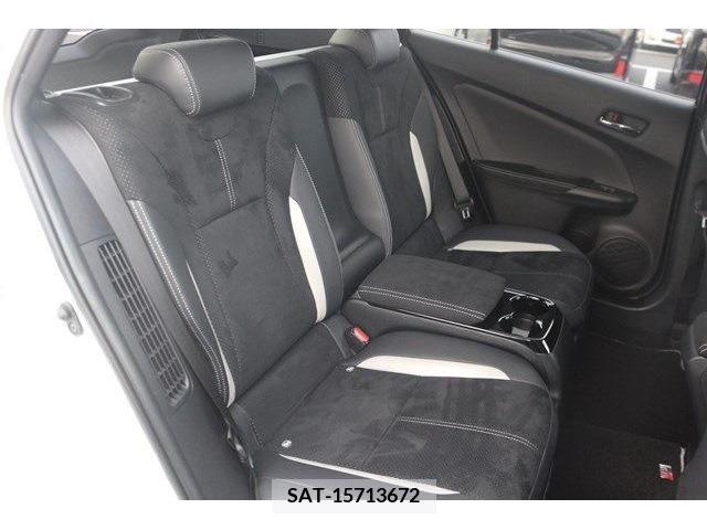 Toyota PRIUS PHV 2018-02 224333-13