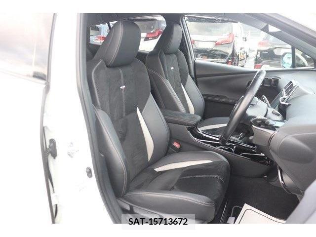 Toyota PRIUS PHV 2018-02 224333-12