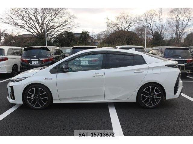 Toyota PRIUS PHV 2018-02 224333-8