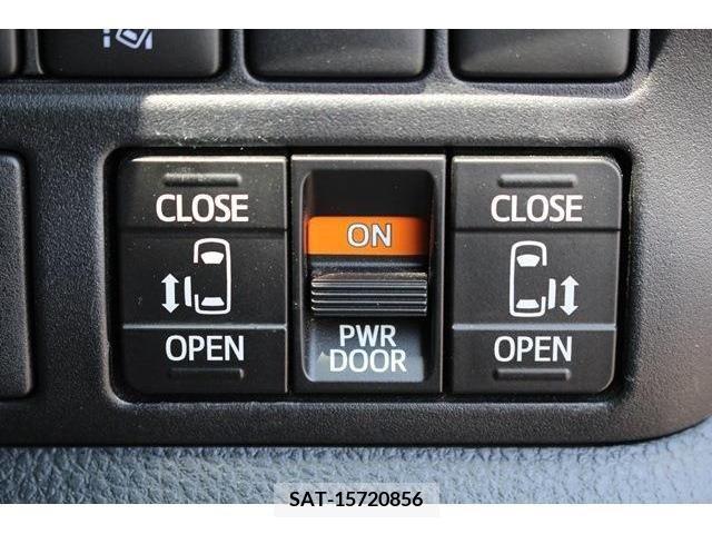 Toyota VOXY HYBRID 2017-12 322822-5