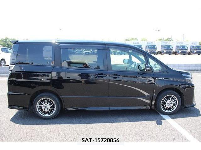 Toyota VOXY HYBRID 2017-12 322822-10