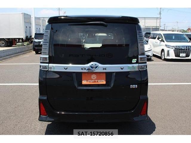 Toyota VOXY HYBRID 2017-12 322822-9