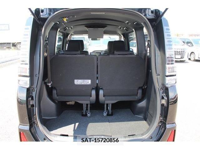 Toyota VOXY HYBRID 2017-12 322822-18
