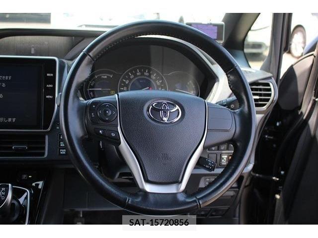 Toyota VOXY HYBRID 2017-12 322822-17