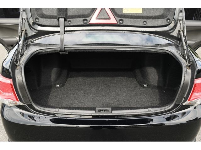 Toyota CROWN SEDAN 2011-04 10950-13