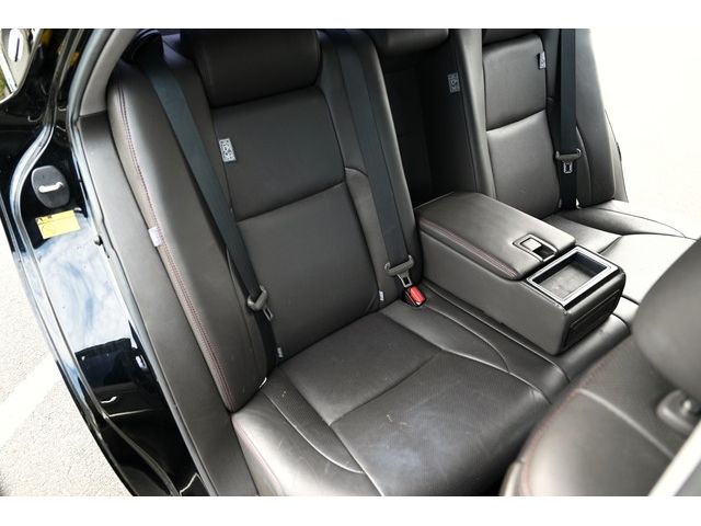 Toyota CROWN SEDAN 2011-04 10950-10