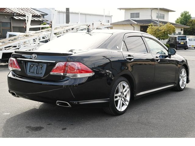 Toyota CROWN SEDAN 2011-04 10950-4