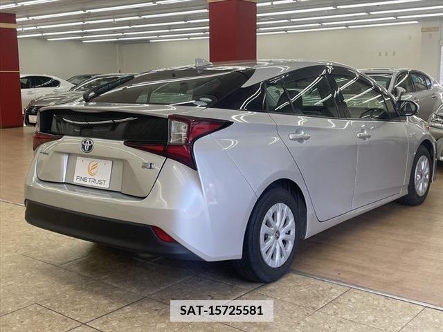 Toyota PRIUS 2019-03 372918-4
