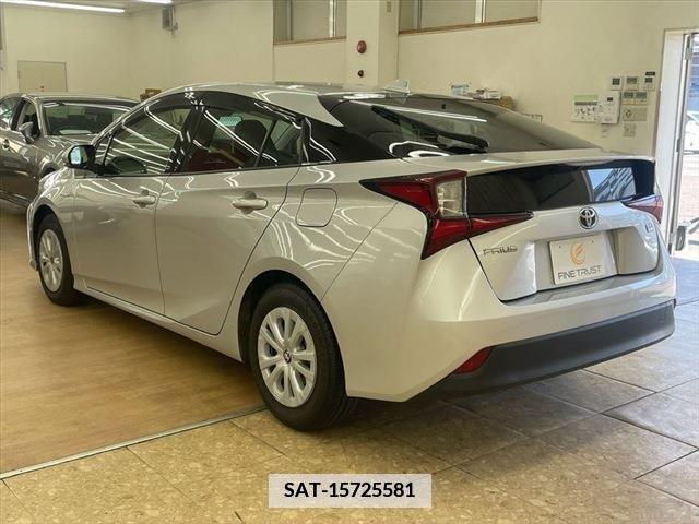 Toyota PRIUS 2019-03 372918-6