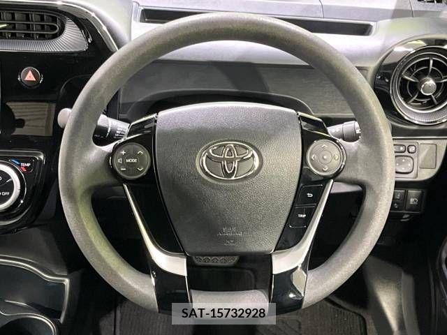 Toyota AQUA 2019-02 223623-11