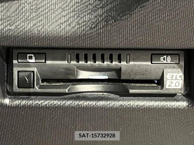 Toyota AQUA 2019-02 223623-7