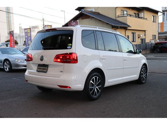 VolksWagen GOLF TOURAN 2015-06 189308-5