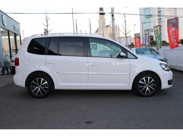 VolksWagen GOLF TOURAN 2015-06 189308-3
