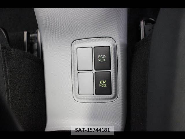 Toyota AQUA 2013-03 291907-16