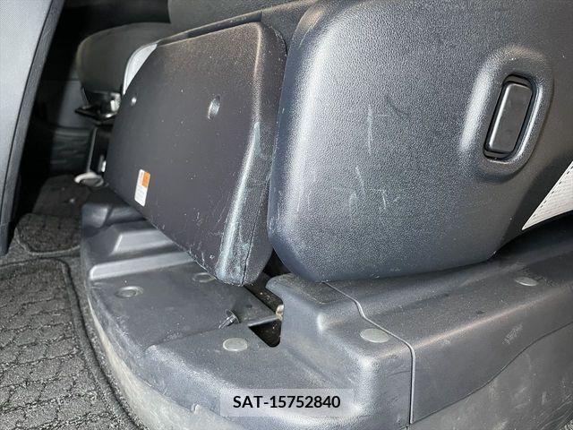 Toyota ESQUIRE 2015-03 297225-12