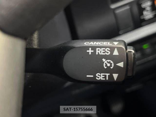 Toyota VOXY 2018-01 289135-6