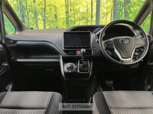 Toyota VOXY 2018-01 289135-1