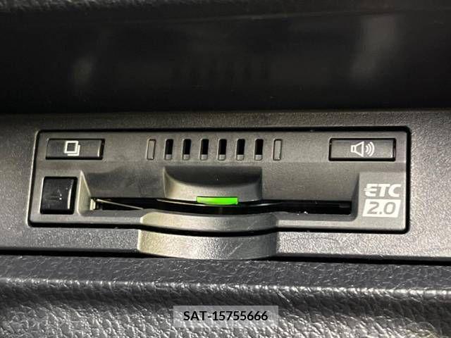 Toyota VOXY 2018-01 289135-7