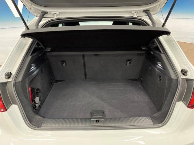 Audi A3 2017-12 18120-12